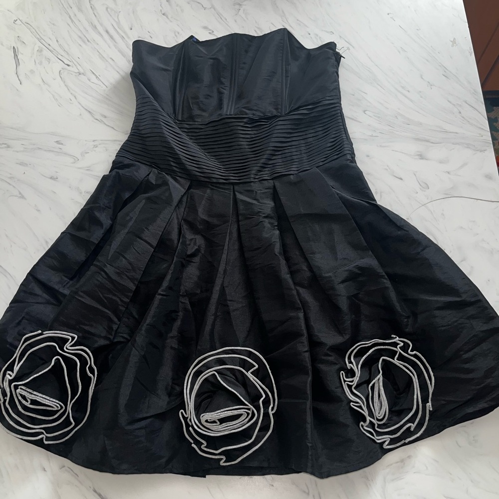 Romeo & Juliet couture strapless black white Floral rosette dress l